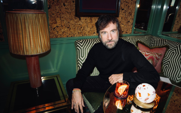 Τα Χριστούγεννα αυτά, ο Κωστής Μαραβέγιας καταθέτει το πιο προσωπικό του τραγούδι