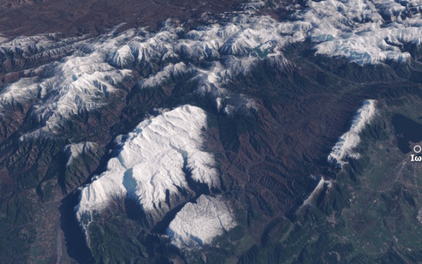 Μεγάλα ύψη χιονιού σχεδόν σε όλα τα ορεινά της Ελλάδας λίγο πριν το τέλος του 2024 - Εντυπωσιακή δορυφορική εικόνα από την Πίνδο