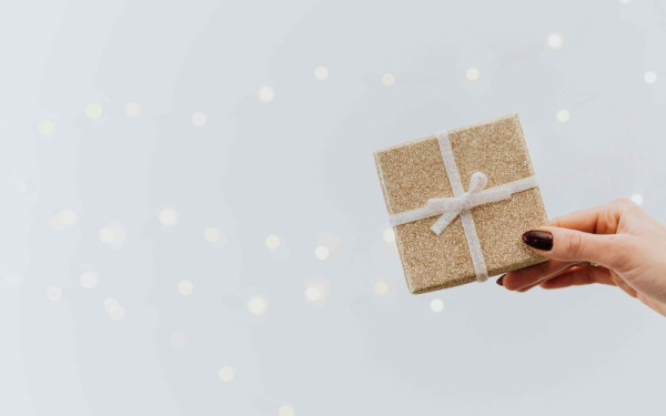 Χριστουγεννιάτικες αγορές: Πόσα σκοπεύουν να ξοδέψουν οι καταναλωτές φέτος - Έρευνα Klarna