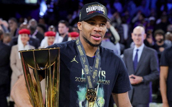 Ο Αντετοκούνμπο «οργίασε» και οι Μπακς κατέκτησαν το NBA Cup (βίντεο)