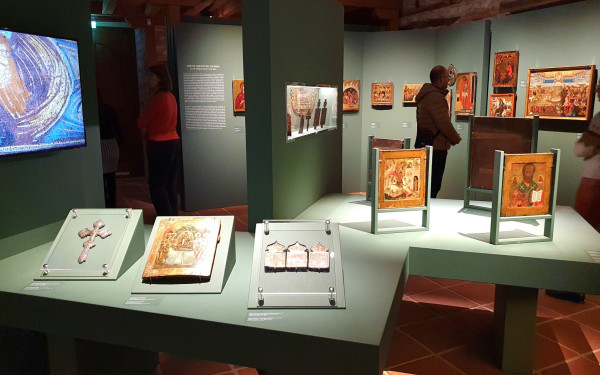 Δράμα: Έκθεση με θρησκευτικές εικόνες στο Σαντιρβάν τζαμί