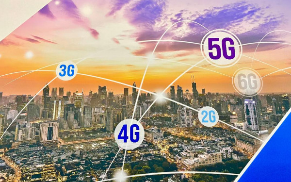 Η επανάσταση της επικοινωνίας: Από το πρώτο «Merry Christmas» του 1992 στα 25 δισ. SMS σήμερα