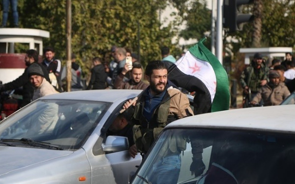 Συρία: Η νέα αρχή της χώρας δηλώνει ότι θέλει «περιφερειακή ειρήνη» και στρατηγικές συνεργασίες