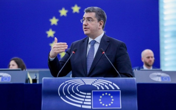 Απ. Τζιτζικώστας: Το σχέδιο δράσης της Ευρωπαϊκής Ένωσης για το μέλλον της αυτοκινητοβιομηχανίας Απ. Τζιτζικώστας: Το σχέδιο δράσης της Ευρωπαϊκής Ένωσης για το μέλλον της αυτοκινητοβιομηχανίας
