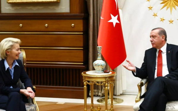 Στην Τουρκία για συνομιλίες με τον Ταγίπ Ερντογάν η Ούρσουλα φον ντερ Λάιεν