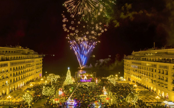 Αρχίζει η επιχείρηση «εορταστική Θεσσαλονίκη»- Στολισμός και εκδηλώσεις προσελκύουν εκατοντάδες επισκέπτες