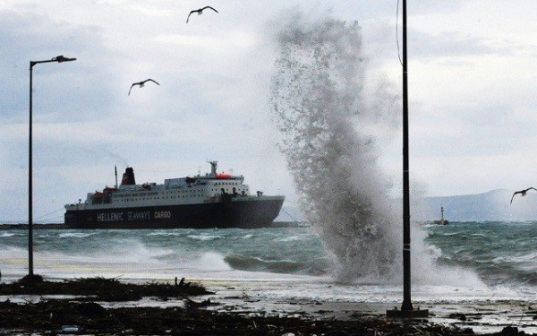 Κακοκαιρία στο Ιόνιο: Ακυρώνονται όλα τα ακτοπλοϊκά δρομολόγια σε Σάμη, Ιθάκη και Ζάκυνθο