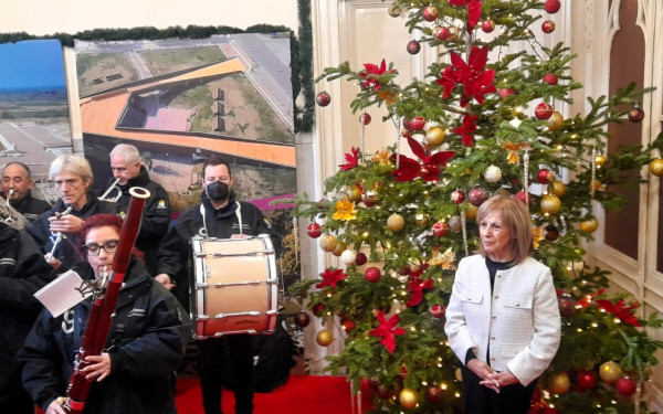 Κάλαντα της Πρωτοχρονιάς στην Περιφερειάρχη Κεντρικής Μακεδονίας Αθηνά Αηδονά