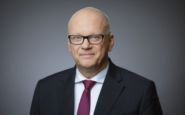 Ο Γερμανός πρέσβης στις ΗΠΑ προειδοποιεί εγγράφως ότι ο Τραμπ θα παραδώσει κυβερνητικές εξουσίες σε μεγιστάνες της χώρας