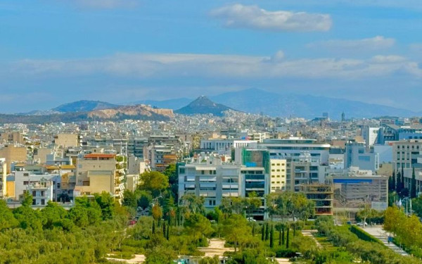 Η δυναμική της αγοράς ακινήτων το 2025: Ποιοι και πώς τα «χτυπάνε» σε Αττική και περιφέρεια