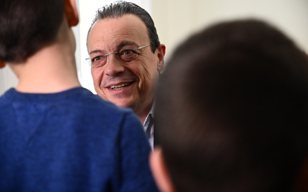 ΣΥΡΙΖΑ: Επίσκεψη Φάμελλου στο Παιδικό Χωριό SOS της Βάρης