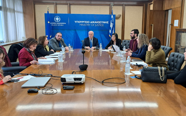 Νομοσχέδιο για την ενδοοοικογενειακή βία: Συνάντηση Γ. Φλωρίδη με αντιπροσωπεία του Ευρωπαϊκού Λόμπυ Γυναικών