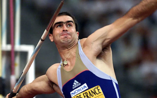 Κώστας Γκατσιούδης: Οι τριτοκοσμικές συνθήκες κάτω από τις οποίες προπονεί τον γιο του στο Διδυμότειχο (βίντεο)