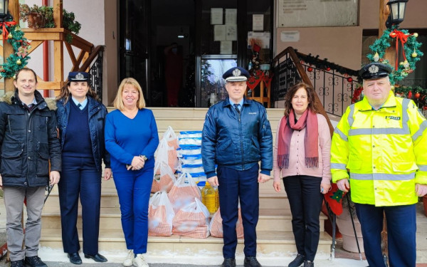 Είδη πρώτης ανάγκης προσέφερε το αστυνομικό και πολιτικό προσωπικό της Γενικής Περιφερειακής Αστυνομικής Διεύθυνσης Κεντρικής Μακεδονίας