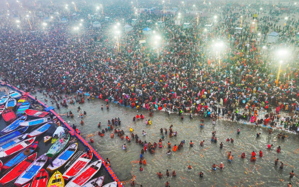 Ξεκίνησε στην Ινδία το «γιγάντιο» προσκύνημα Κουμπ Μελά