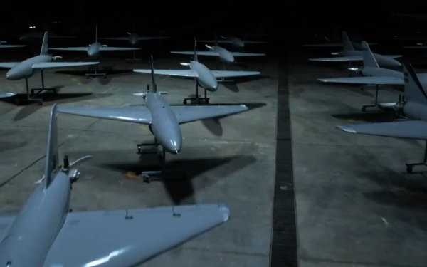 Ο στρατός του Ιράν παρέλαβε 1.000 νέα drones