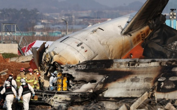 Ν. Κορέα: Τα «μαύρα κουτιά» του αεροπλάνου της Jeju Air σταμάτησαν την καταγραφή 4 λεπτά πριν από την συντριβή του