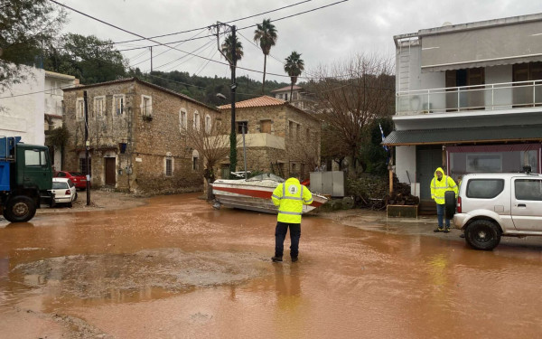 Μεσσηνία: Συνεχίζονται οι προσπάθειες αποκατάστασης των ζημιών στις Κιτριές μετά τις πλημμύρες (φωτ.)