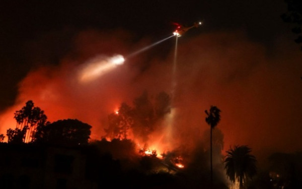 ΗΠΑ: Οι πυρκαγιές σαρώνουν το Λος Άντζελες - Τουλάχιστον 2.000 κτίρια καταστράφηκαν