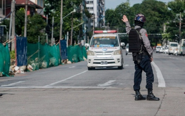 Μιανμάρ: Δεκάδες νεκροί σε βομβαρδισμό της αεροπορίας