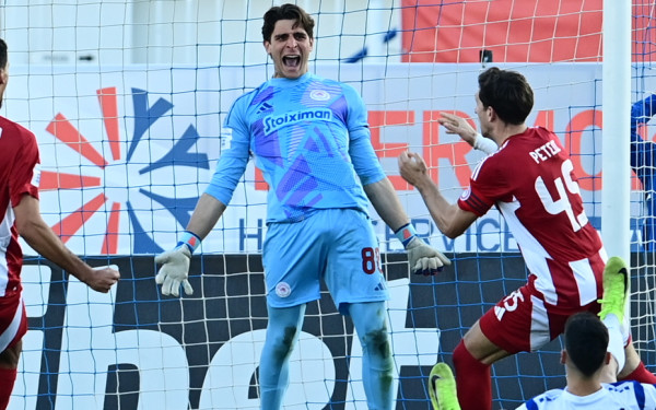 Super League: Ο Ολυμπιακός πέρασε από το Περιστέρι με ήρωα τον Τζολάκη