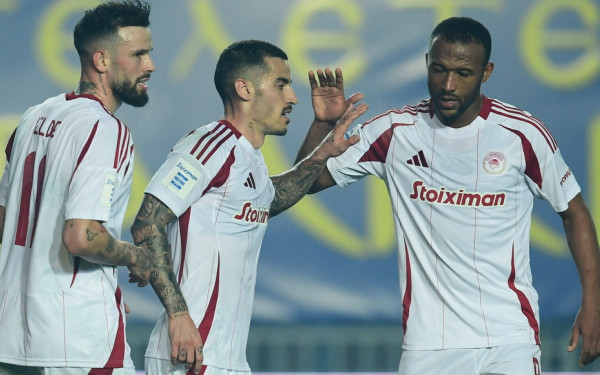 Super League: Πέρασε από το Αγρίνιο ο πρωτοπόρος Ολυμπιακός