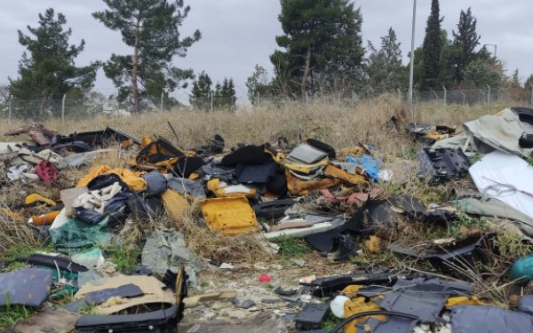 Θεσσαλονίκη: Συνελήφθησαν ξανά για περιβαλλοντική ρύπανση - Διέλυαν τουριστικά λεωφορεία (φωτ.)