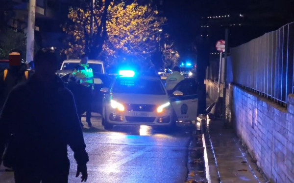 Νεκρός ο άνδρας που έπεσε στις γραμμές του ηλεκτρικού στην Αθήνα (βίντεο)