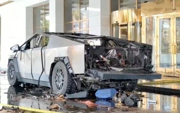 ΗΠΑ: «Αυτοκτονία και όχι τρομοκρατική επίθεση» λέει το FBI για την έκρηξη του Tesla έξω από το ξενοδοχείο του Τραμπ στο Λας Βέγκας