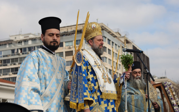 Θεσσαλονίκη - Θεοφάνεια: Στο λιμάνι για τρίτη χρονιά ο καθαγιασμός των υδάτων - Στις 11:00 η ρίψη του Τίμιου Σταυρού