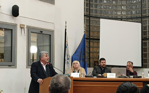 Εύοσμος: «Αρένα» το δημοτικό συμβούλιο για τα Ωνάσεια σχολεία