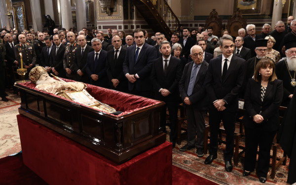 Έως αύριο το πρωί το σκήνωμα του μακαριστού Αρχιεπισκόπου στη Μητρόπολη Αθηνών - Την Τρίτη θα μεταφερθεί στην Αλβανία
