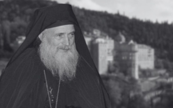 Άγιο Όρος: Εκοιμήθη ο αρχιμανδρίτης Αμβρόσιος Ζωγραφίτης της Μονής Ζωγράφου