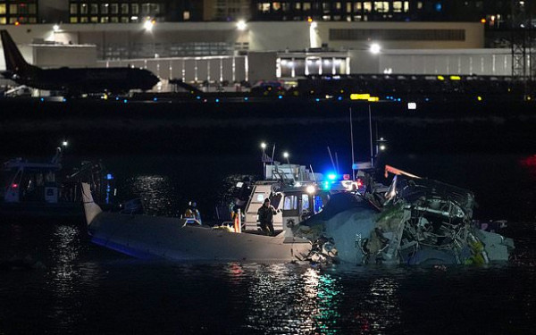 ΗΠΑ: Ρώσοι παγκόσμιοι πρωταθλητές του καλλιτεχνικού πατινάζ και άλλοι αθλητές βρίσκονταν στο αεροπλάνο που συνετρίβη