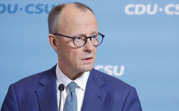 Φρίντριχ Μερτς: «Το καθεστώς στο Ιράν ενδέχεται να φτάνει στο τέλος του εν μέσω μαζικών αντικυβερνητικών διαδηλώσεων»