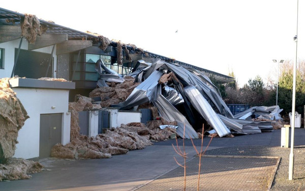 Εκατοντάδες χιλιάδες σπίτια χωρίς ηλεκτρικό ρεύμα σε Ιρλανδία, Σκωτία και Βόρεια Ιρλανδία (φωτ.)