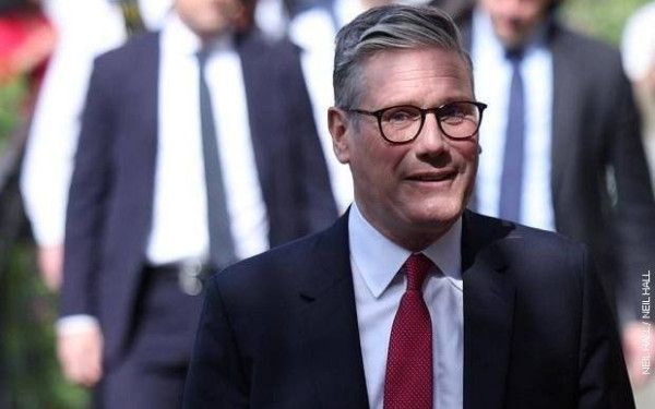 Βρετανία: Συνελήφθη ύποπτος για εμπρησμό σε ακίνητα του πρωθυπουργού Στάρμερ