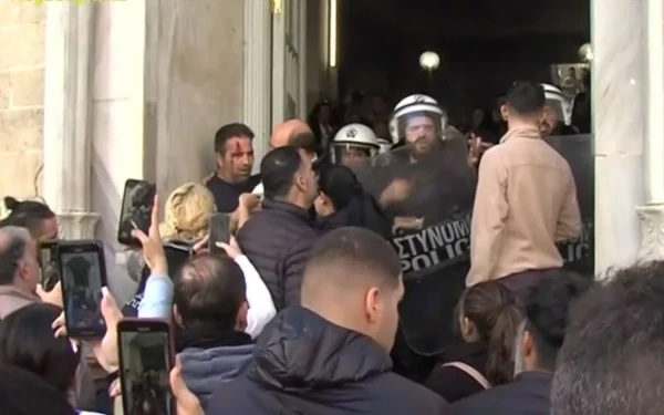 Ηράκλειο: Πολίτες προπηλάκισαν το ζευγάρι που κακοποίησε το 3χρονο