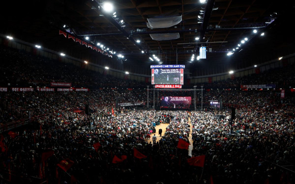 ΣΕΦ: Μεγαλειώδης συναυλία αφιερωμένη στο Θάνο Μικρούτσικο (βίντεο) ΣΕΦ: Μεγαλειώδης συναυλία αφιερωμένη στο Θάνο Μικρούτσικο (βίντεο)