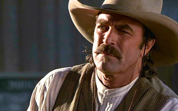 Τομ Σέλεκ: Ο ηθοποιός που αρνήθηκε τον Ιντιάνα Τζόουνς ζει για ένα τελευταίο γουέστερν