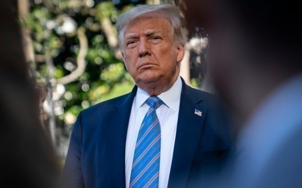 ΗΠΑ: Ο Τραμπ απολύει 17 ανεξάρτητους γενικούς επιθεωρητές ομοσπονδιακών υπηρεσιών