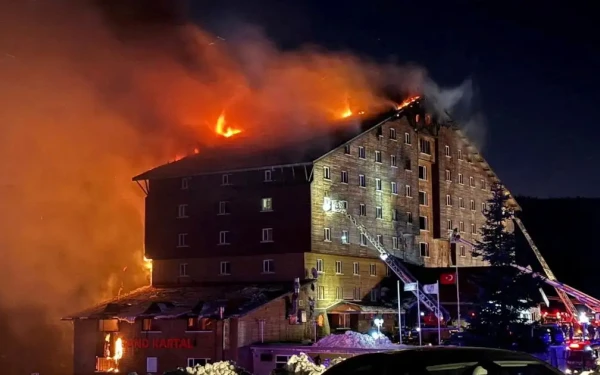 Τουρκία: Δεκαπέντε συλλήψεις σχετικά με την πυρκαγιά σε ξενοδοχείο χιονοδρομικού κέντρου με 78 νεκρούς