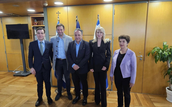 Κασσελάκης σε Αγγελούδη: «Ο κόσμος δεν αισθάνεται καμία προοπτική βελτίωσης της οικονομικής του πραγματικότητας»