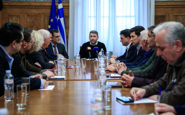 Ν. Ανδρουλάκης προς ΑΔΕΔΥ: Παίρνουμε πρωτοβουλία για μισθολογική βελτίωση στο Δημόσιο με αφετηρία τον 13ο μισθό