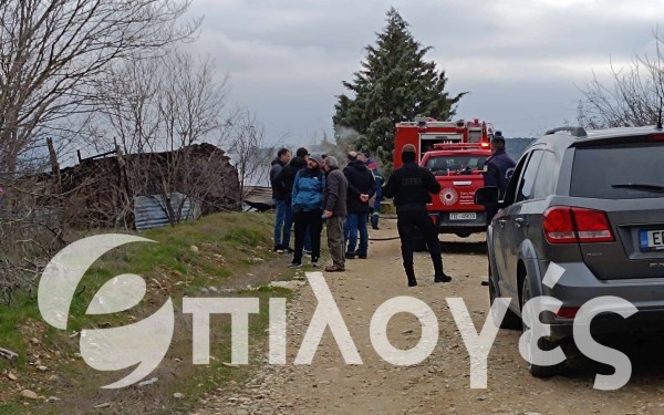 Σε κλίμα βαθιάς οδύνης η κηδεία της 52χρονης που σκότωσε ο 59χρονος σύζυγός της - Παρών φρουρούμενος και ο γιος τους Σε κλίμα βαθιάς οδύνης η κηδεία της 52χρονης που σκότωσε ο 59χρονος σύζυγός της - Παρών φρουρούμενος και ο γιος τους