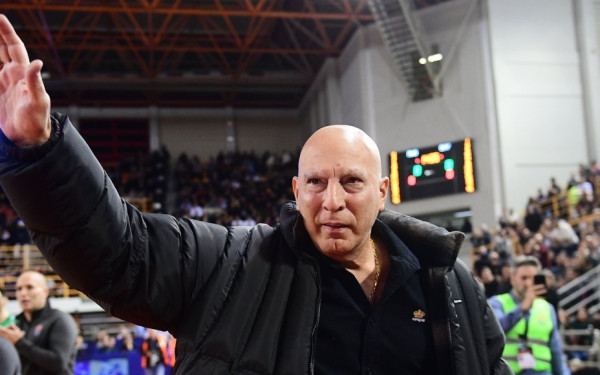 «Είναι λυπηρό να χάνουν τη ζωή τους νέοι άνθρωποι σε ένα ταξίδι χαράς για την αγαπημένη τους ομάδα»: Τα συλλυπητήρια του Νίκου Γκάλη