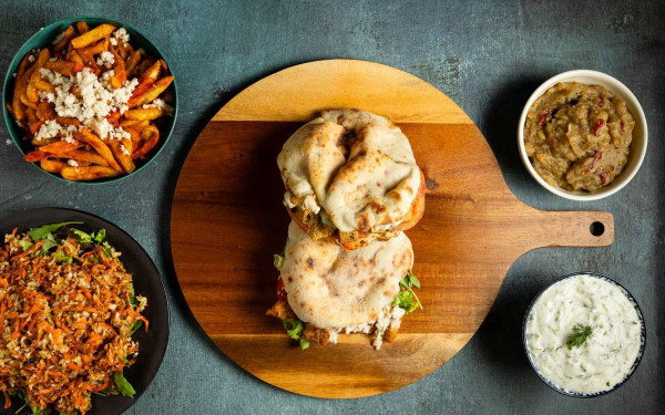 Handwich στην Εγνατία: Αυθεντικός βιγκανισμός, στην καρδιά της Θεσσαλονίκης