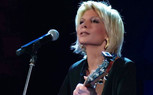 Η Κατερίνα Ντίνου στη «ΜτΚ»: «Όσο μπορώ να δημιουργώ, πιστεύω στο κάθε αύριο»