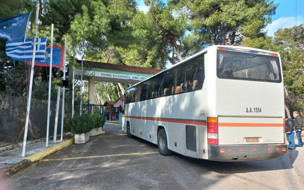 Οικογένειες από τη Σαντορίνη φιλοξενούνται στις κατασκηνώσεις του δήμου Αθηναίων Οικογένειες από τη Σαντορίνη φιλοξενούνται στις κατασκηνώσεις του δήμου Αθηναίων