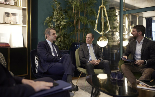 Συναντήσεις Μητσοτάκη με εκπροσώπους εταιρειών Τεχνητής Νοημοσύνης στο Παρίσι